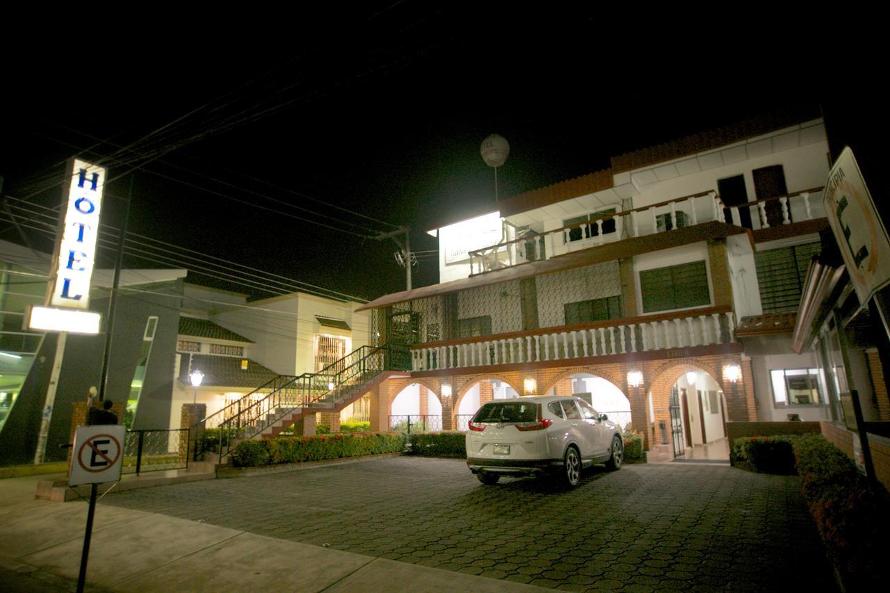 Hotel Maria De Lourdes Tuxtepec Esterno foto