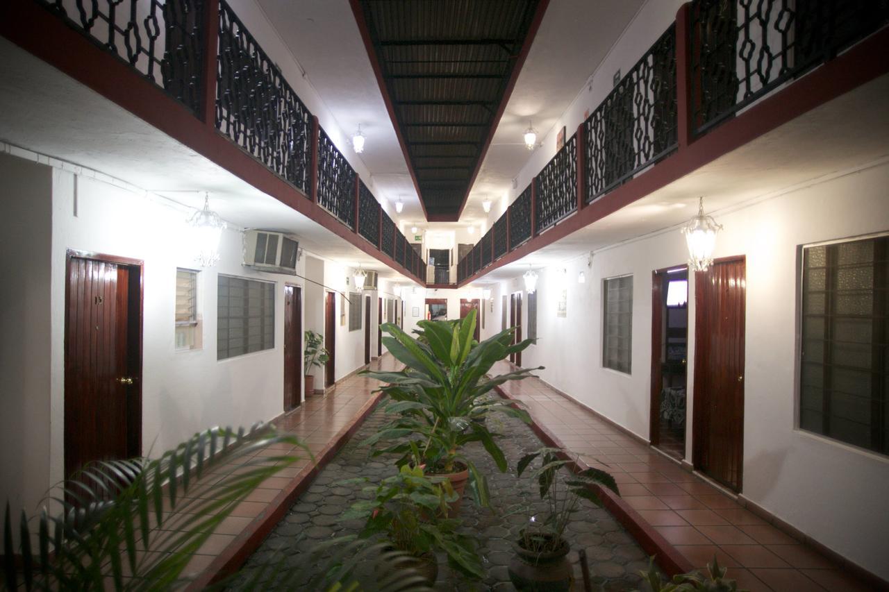 Hotel Maria De Lourdes Tuxtepec Esterno foto